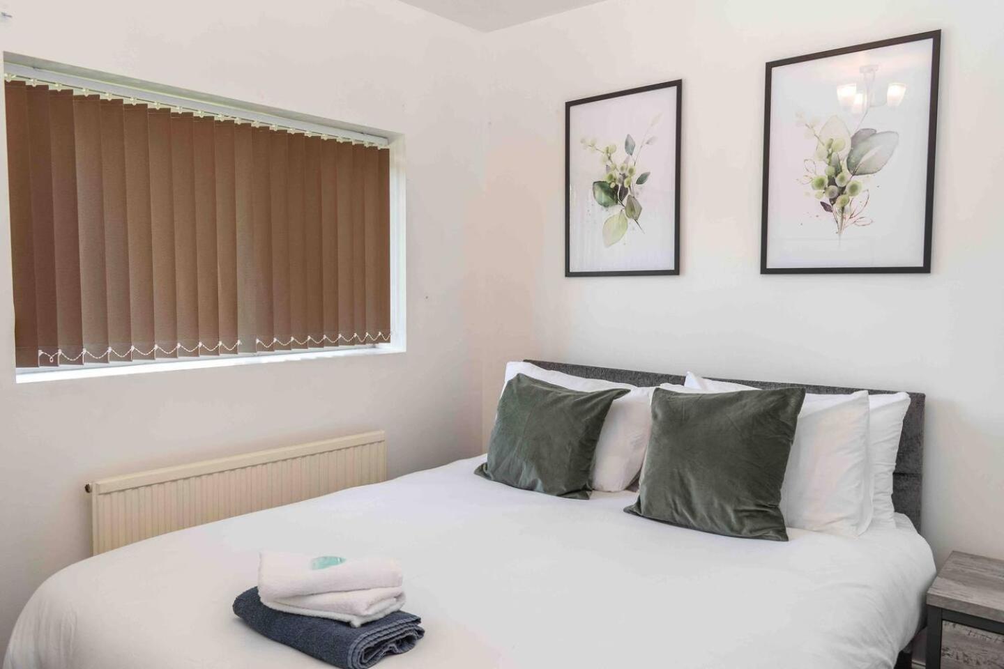 Comfortable And Convenient 3 Bedroom House With Parking Handsworth Exteriér fotografie